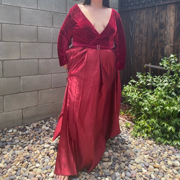 Velvet Satin Dress - Picture 5 of 11